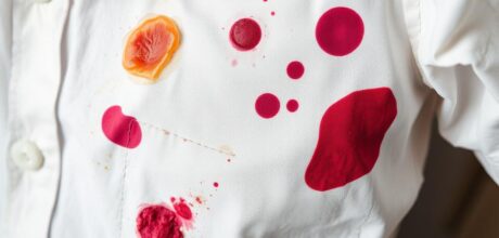 Como Tirar Manchas Difíceis de Roupas com Produtos Caseiros